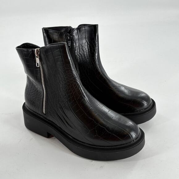 Topshop Shoes - Top Shop Kai Side Zip Boots 6 Black NWOT Vegan Leather Ankle Booties Chunky 90s